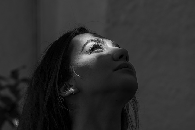 자연의 향기, 힐링 향기로운 캔들 만들기 4. 자연 속에서 얻은 평온함, 플로랄 캔들의 비밀